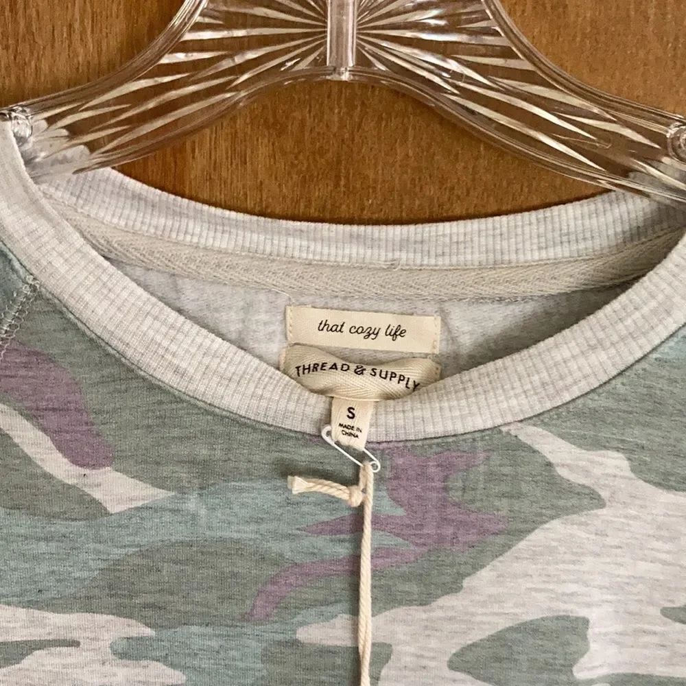 Thread & Supply L/S Crew Neck Med & Large only - Picture 3 of 9